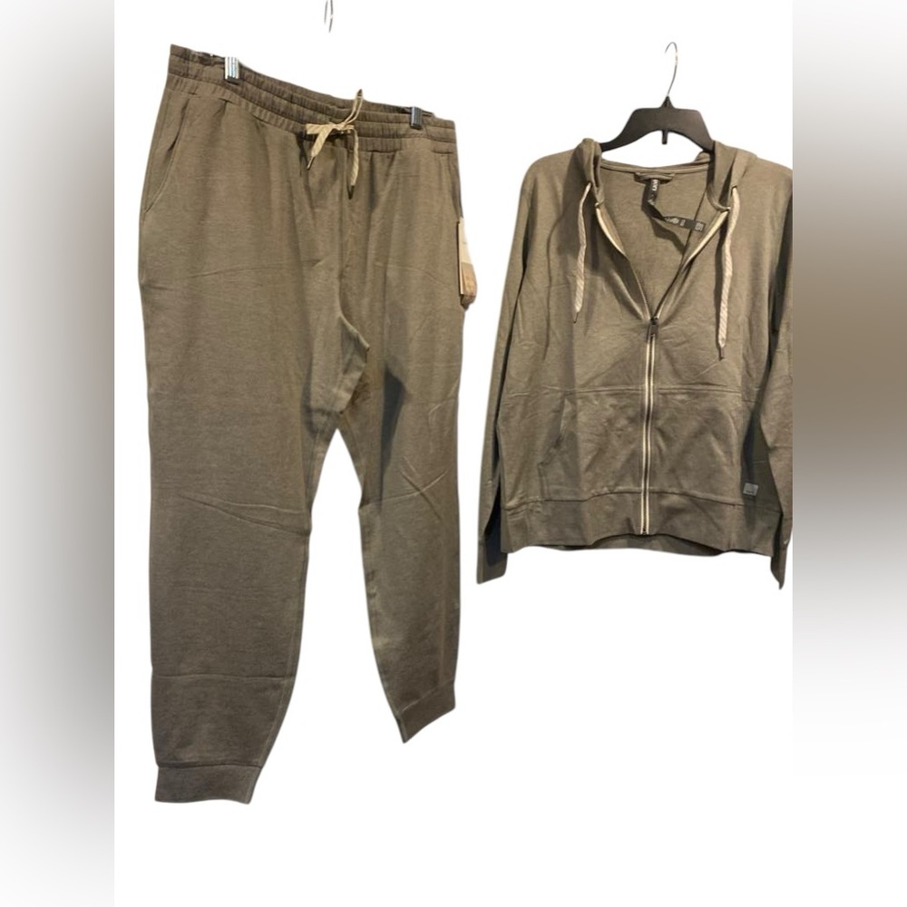 NWT Vuori joggers and hoodie set LAURAL HEATHER Size L